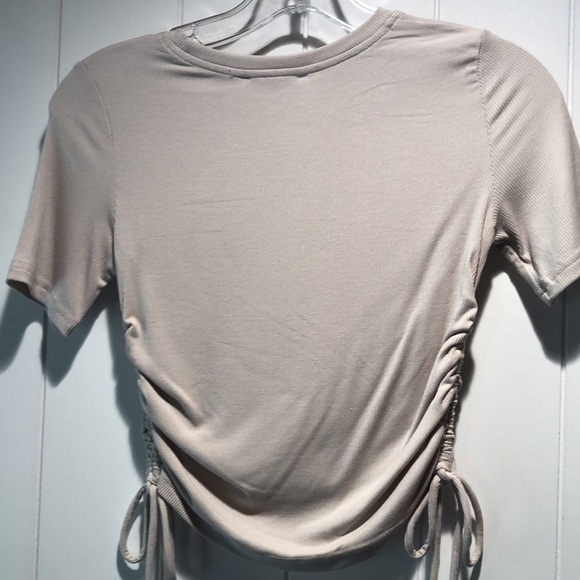 NWT Dress Forum side drawstring crop top stretchy form fitted ribbed beige top S - Picture 6 of 8